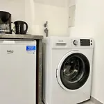 Sunny & Calm Long Term Apartment - Free Parking