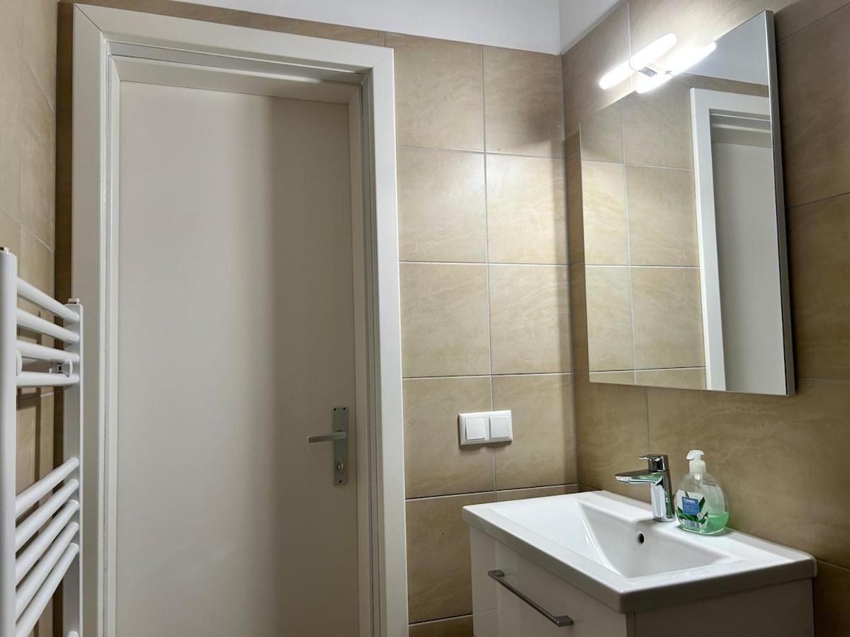 Apartment Sunny & Calm Long Term - Free Parking *
